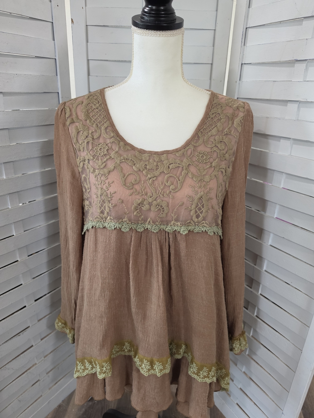 Pretty Angel Tan Lace Long-Sleeve Lace Ruffle Top in Dusty Rose SIZE XL